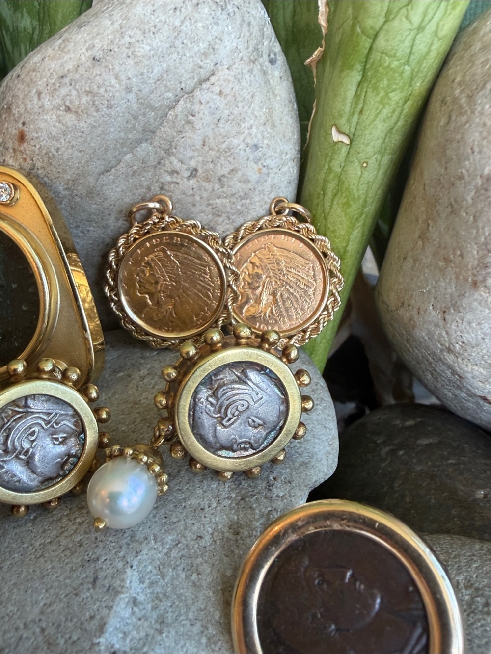 14,18, and 22k gold coin jewelry - Picture 5 of 8